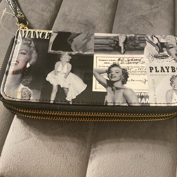 Handbags - MARILYN MONROE WRISTLET